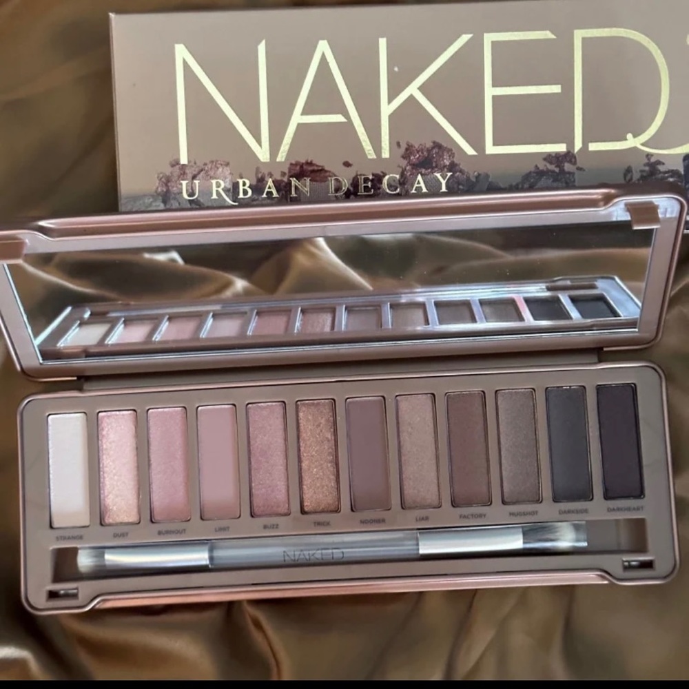 Urban Decay Naked3 Eyeshadow Palette w/Free gift
